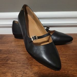 Vionic pointed toe flats